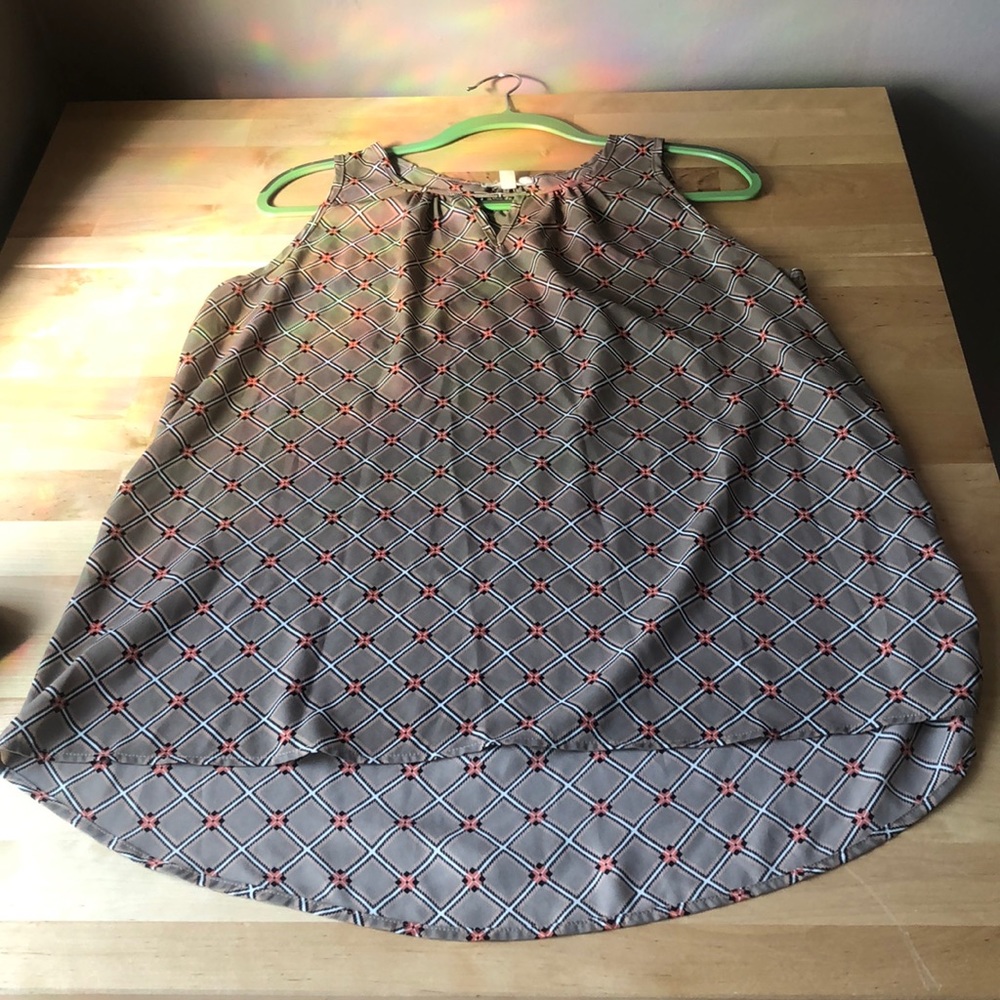Patterned Top - Picture 2 of 4